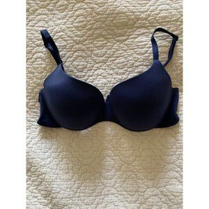 (32DD) Victoria's Secret navy underwire bra